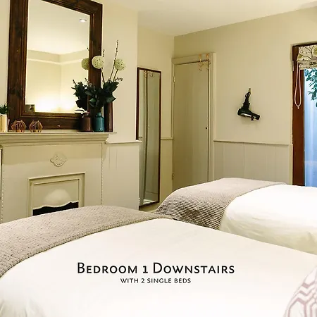 Cosy Home; Sleeps 10/11. 15 Minutes' Walk Casa vacanze